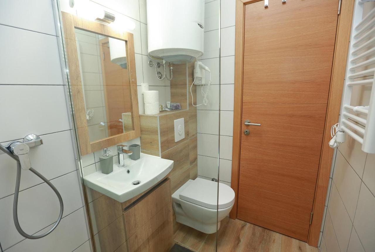 Apartman Kutak ยาโฮรินา ภายนอก รูปภาพ