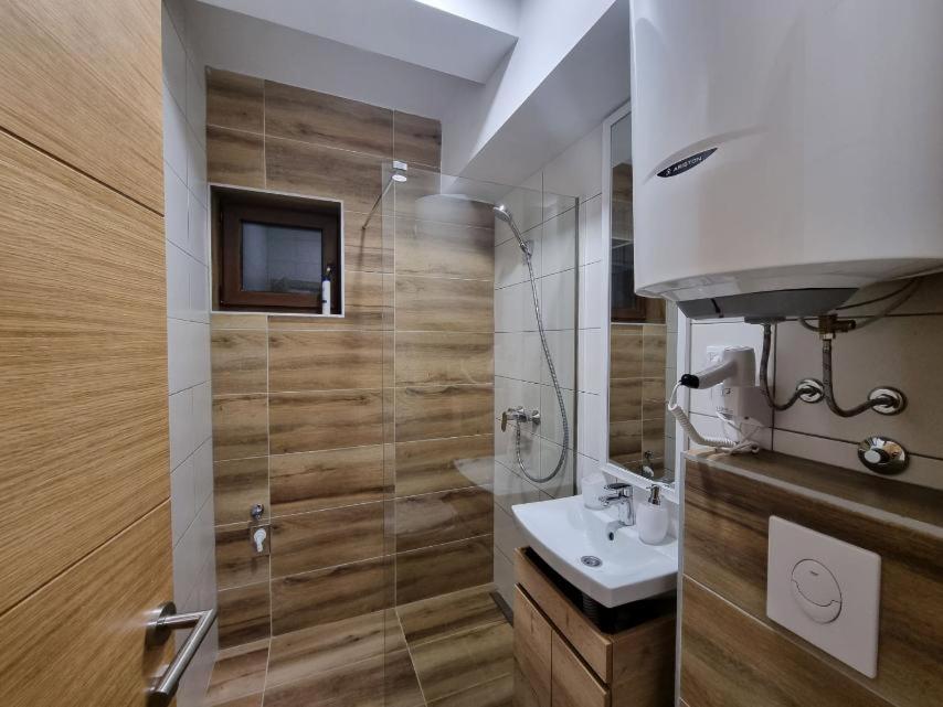 Apartman Kutak ยาโฮรินา ภายนอก รูปภาพ